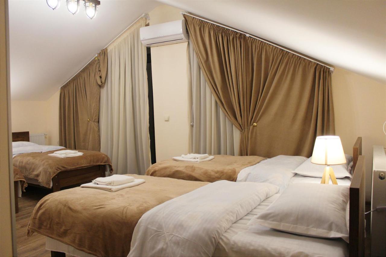 Nitsa Guest House Gori Exterior foto