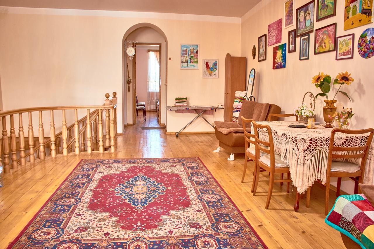 Nitsa Guest House Gori Exterior foto